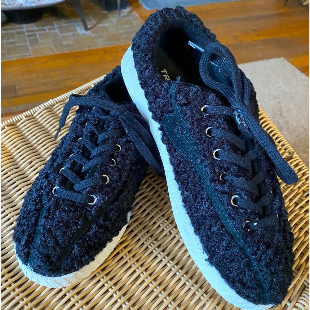 TRETORN Nylite 18 Shearling Sneaker- Size 7.5
